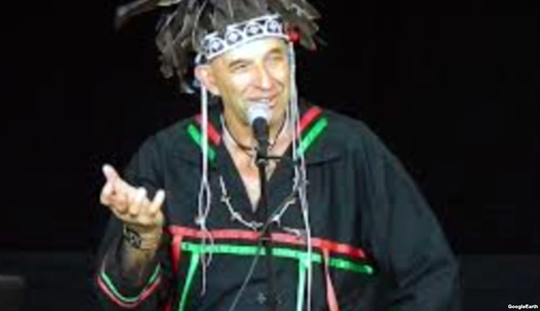 Guruh jinsiy aloqa: uchta erkak va bitta qiz